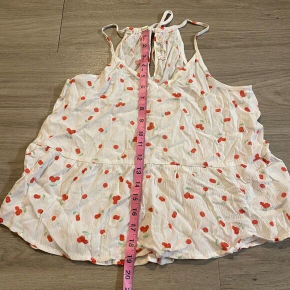 Hippie Rose cherry patterned sleeveless v neck blouse size medium - Picture 4 of 7